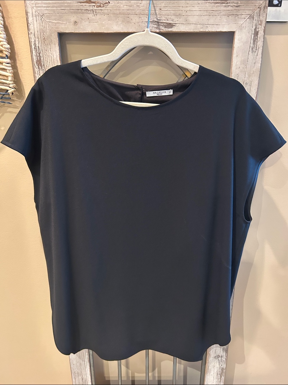 MM Lafleur Black Cap-Sleeve Shell